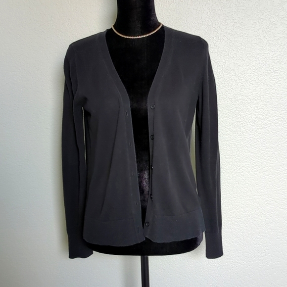 GAP Sweaters - GAP women's cartigan size small